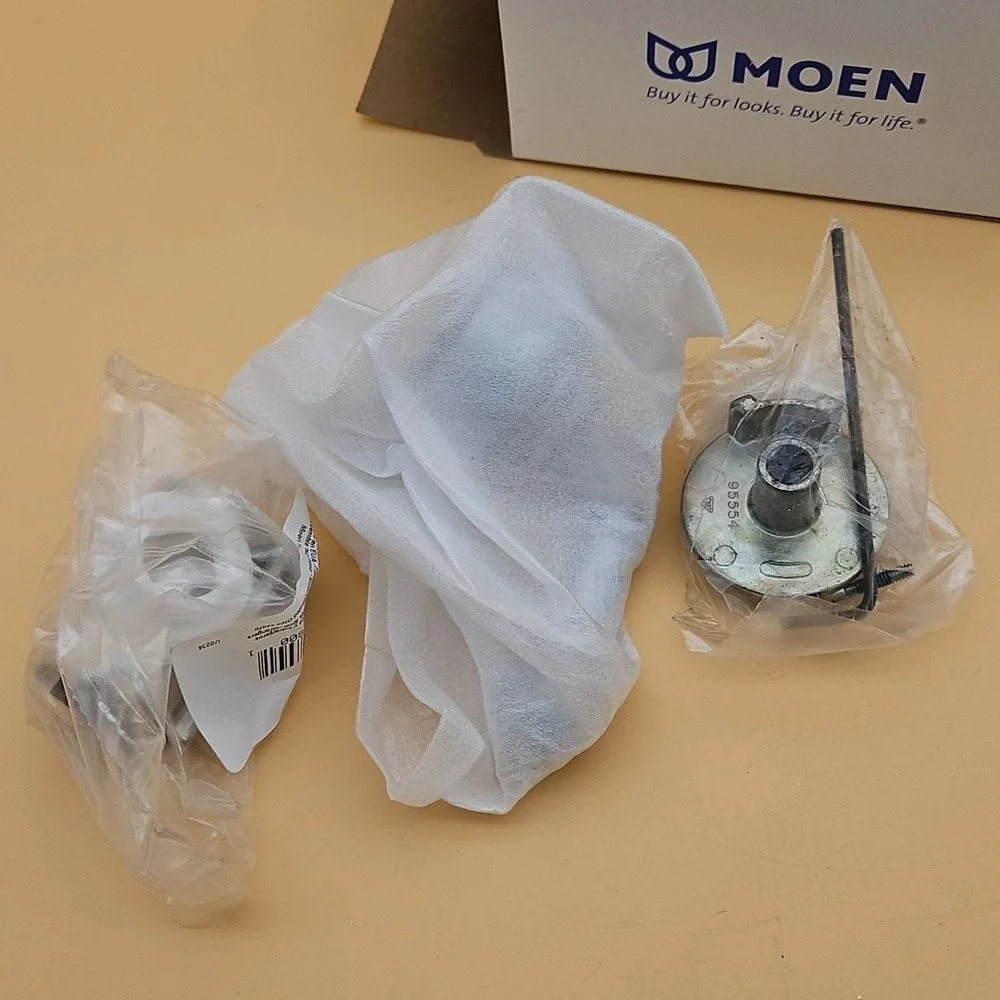 Moen 95626 Chrome Single Handle Kit Monticello Brand New Open Box